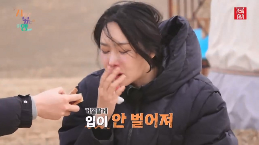 [지지고 볶는 여행] 아침 식사는 경치 보며 밖에서 먹자 VS 추운데 안에서 먹자! 결정하기 애매할 땐 가위바위보 과연 승자는! ep18-4.mp4_20250721_153418.988.jpg
