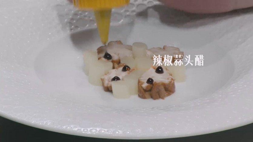 EP.2-2- 정통VS야매! 평범한 식재료의 다양한 변신 - - 중국 - 예능 - - -.ts_20250725_010955.033.jpg