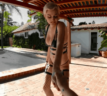 AQ0L1754647875_1903266541.gif